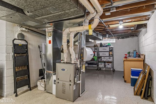 399 Chalfonte Avenue, Grosse Pointe Farms, MI 48236