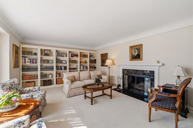 399 Chalfonte Avenue, Grosse Pointe Farms, MI 48236