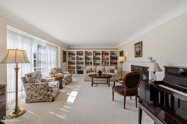 399 Chalfonte Avenue, Grosse Pointe Farms, MI 48236