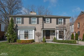 399 Chalfonte Avenue, Grosse Pointe Farms, MI 48236