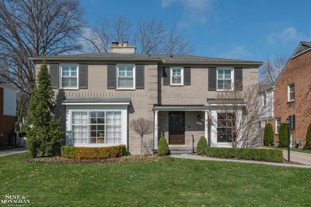 399 Chalfonte Avenue, Grosse Pointe Farms, MI 48236