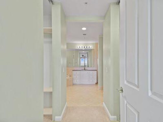 4 Harbour Isle Drive E 106, Fort Pierce, FL 34949