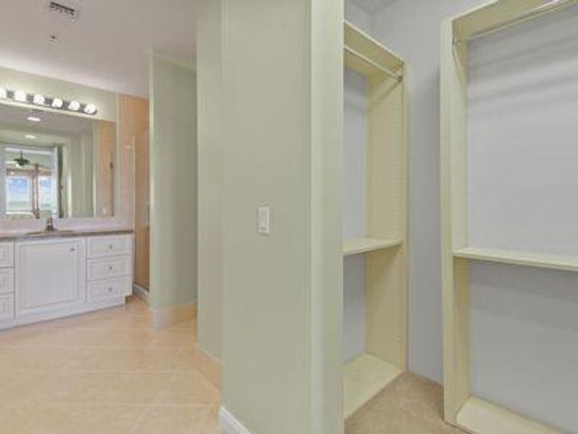 4 Harbour Isle Drive E 106, Fort Pierce, FL 34949