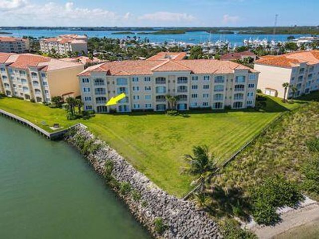 4 Harbour Isle Drive E 106, Fort Pierce, FL 34949