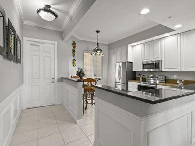 4 Harbour Isle Drive E 106, Fort Pierce, FL 34949