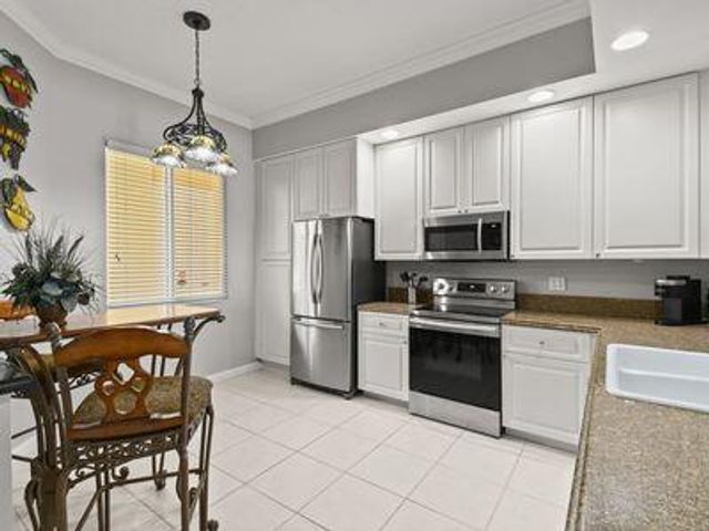 4 Harbour Isle Drive E 106, Fort Pierce, FL 34949