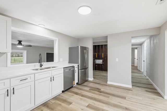 5579 State Hwy Ab, Fair Grove, MO 65648