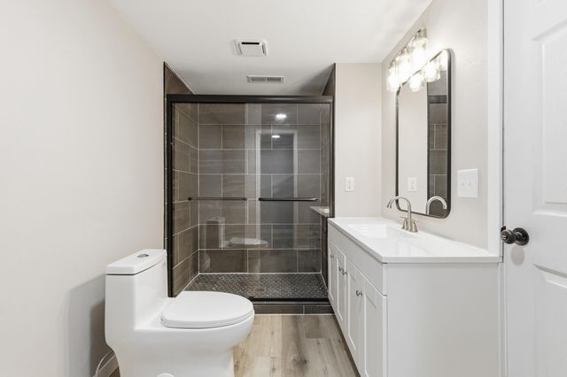 5579 State Hwy Ab, Fair Grove, MO 65648