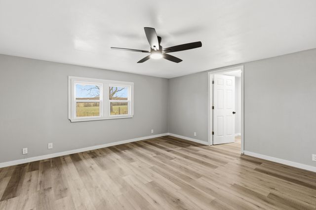 5579 State Hwy Ab, Fair Grove, MO 65648