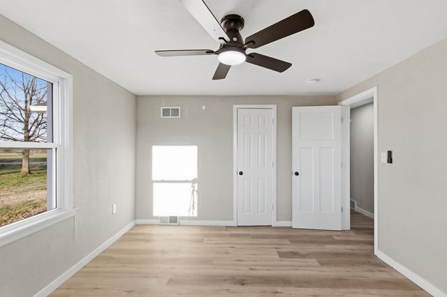 5579 State Hwy Ab, Fair Grove, MO 65648