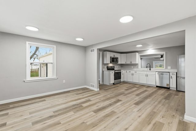 5579 State Hwy Ab, Fair Grove, MO 65648