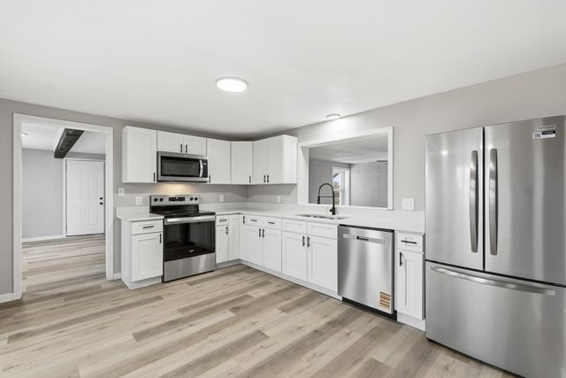 5579 State Hwy Ab, Fair Grove, MO 65648