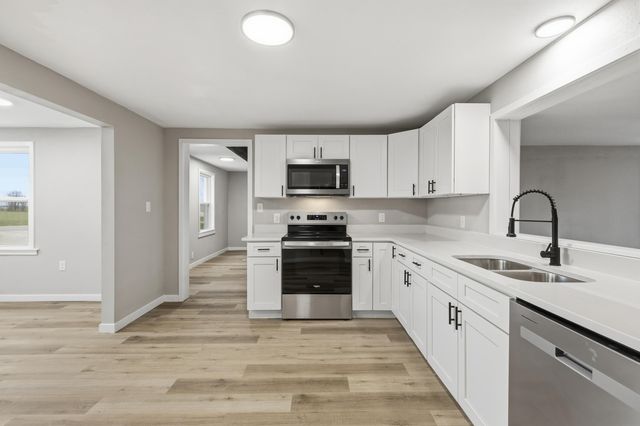 5579 State Hwy Ab, Fair Grove, MO 65648