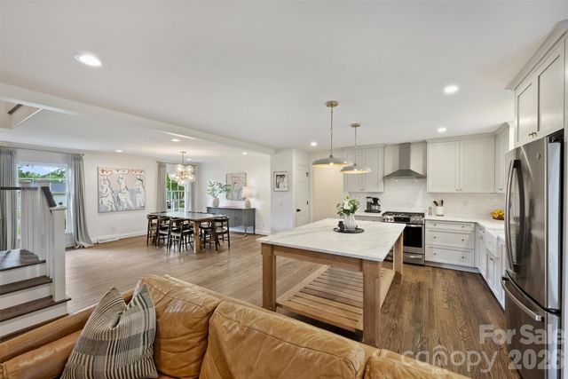 601 Lansdowne Road, Charlotte, NC 28270