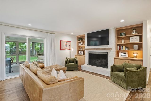 601 Lansdowne Road, Charlotte, NC 28270