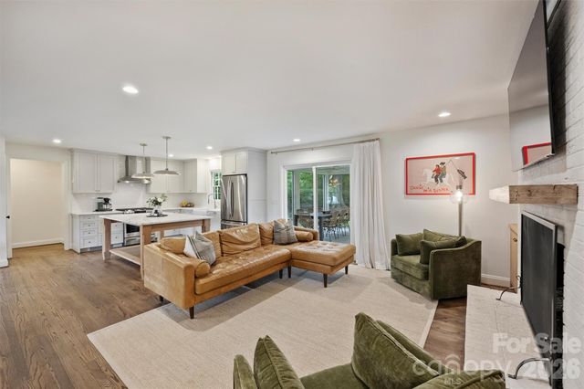 601 Lansdowne Road, Charlotte, NC 28270