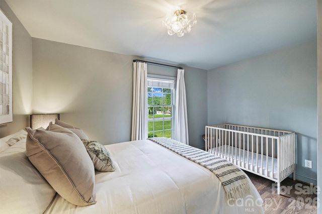 601 Lansdowne Road, Charlotte, NC 28270