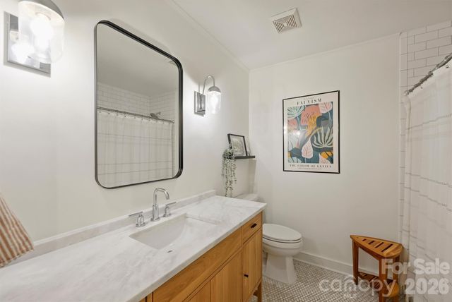 601 Lansdowne Road, Charlotte, NC 28270