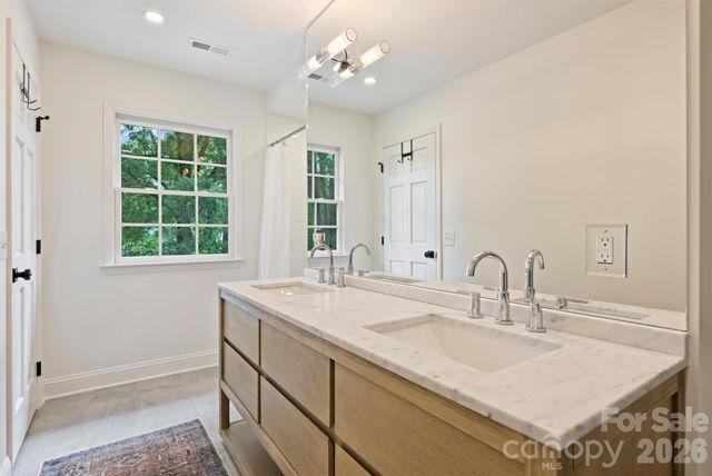 601 Lansdowne Road, Charlotte, NC 28270