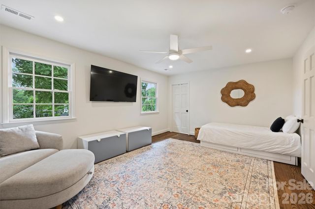 601 Lansdowne Road, Charlotte, NC 28270