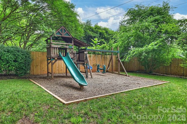 601 Lansdowne Road, Charlotte, NC 28270