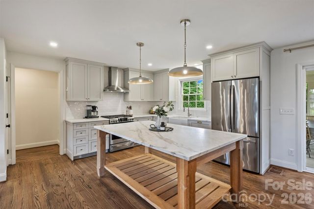 601 Lansdowne Road, Charlotte, NC 28270