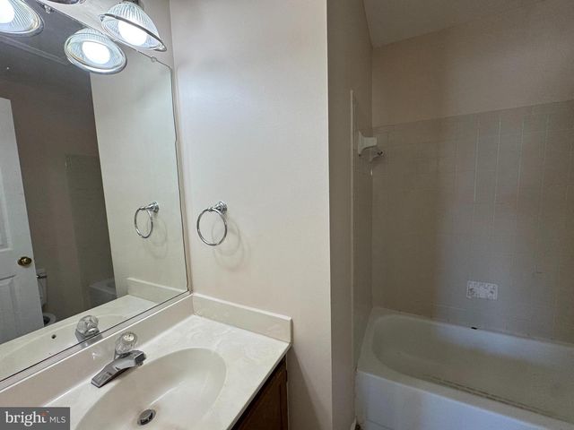 12302 SLEEPY LAKE CT, Fairfax, VA 22033