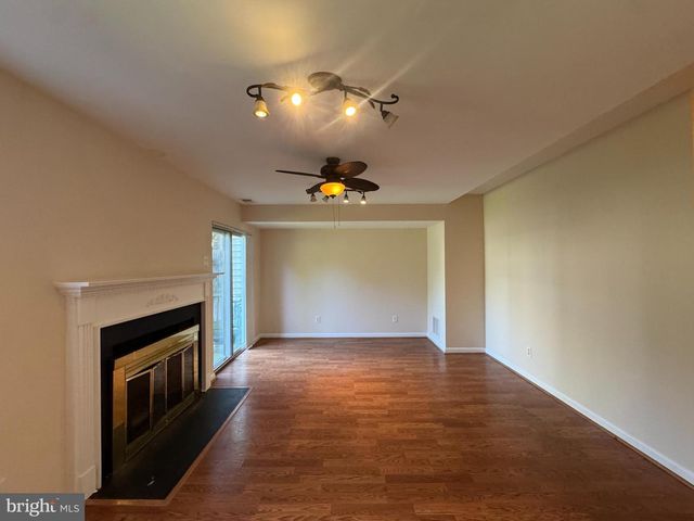 12302 SLEEPY LAKE CT, Fairfax, VA 22033