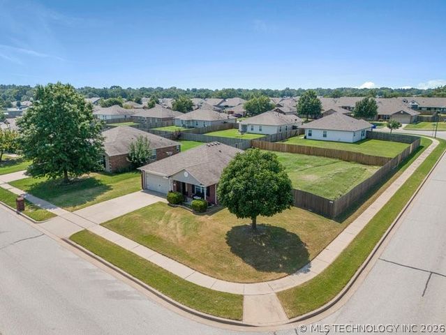 7210 S Fir Place, Broken Arrow, OK 74011