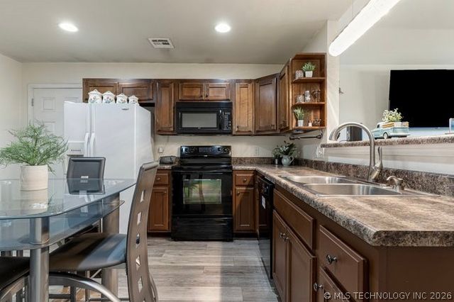 7210 S Fir Place, Broken Arrow, OK 74011