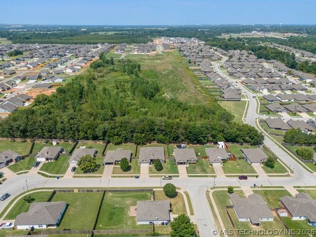 7210 S Fir Place, Broken Arrow, OK 74011