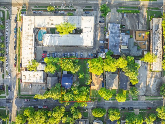 820 Elsbeth Street, Dallas, TX 75208