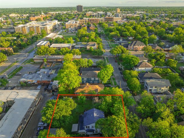 820 Elsbeth Street, Dallas, TX 75208