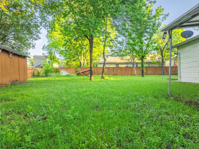 820 Elsbeth Street, Dallas, TX 75208