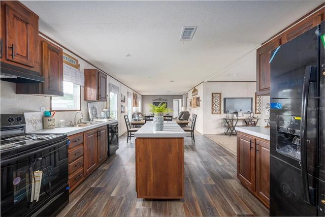 1065 NE COUNTY ROAD 125, Lawtey, FL 32058