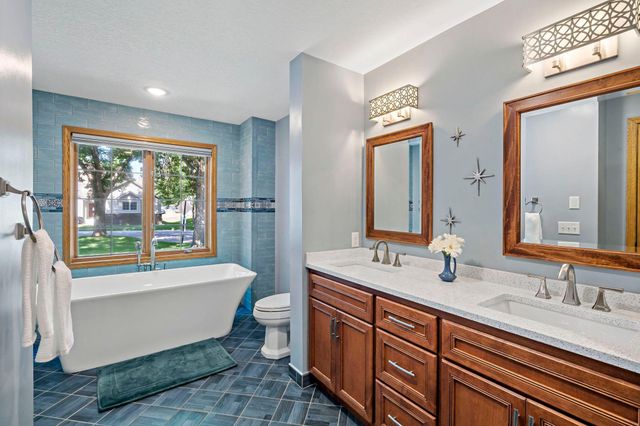 630 Sullivan Lane NE, Columbia Heights, MN 55421