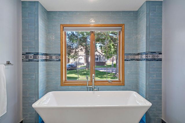630 Sullivan Lane NE, Columbia Heights, MN 55421
