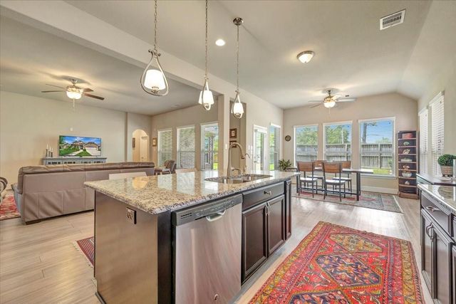 640 Pertonila Lane, Webster, TX 77598