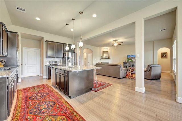 640 Pertonila Lane, Webster, TX 77598