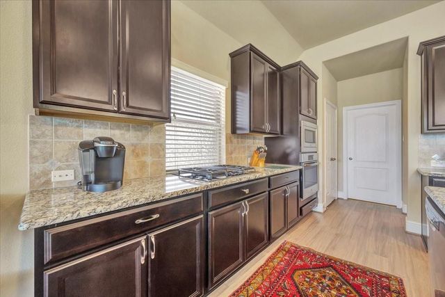 640 Pertonila Lane, Webster, TX 77598