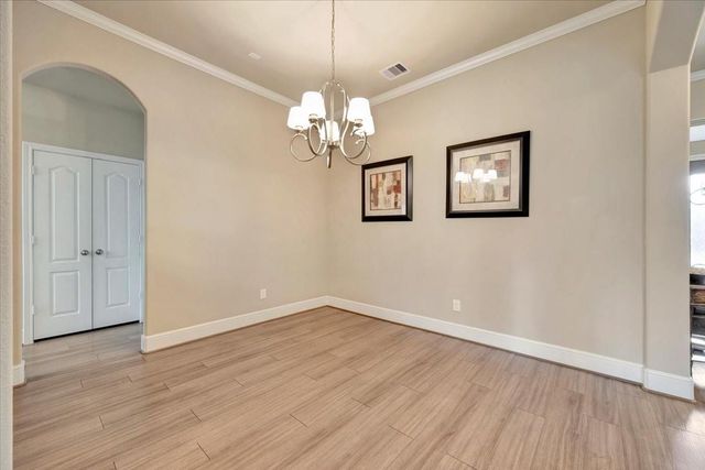 640 Pertonila Lane, Webster, TX 77598