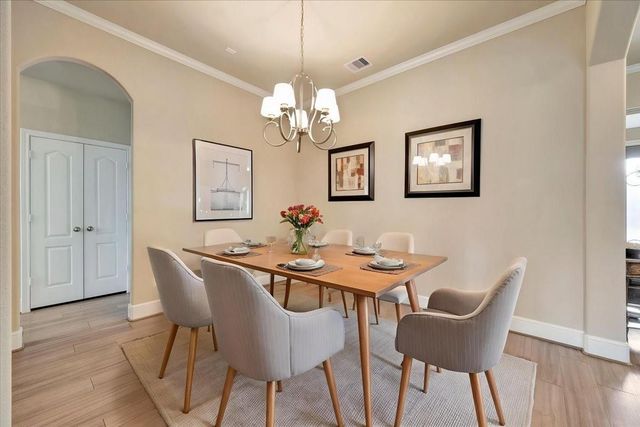 640 Pertonila Lane, Webster, TX 77598