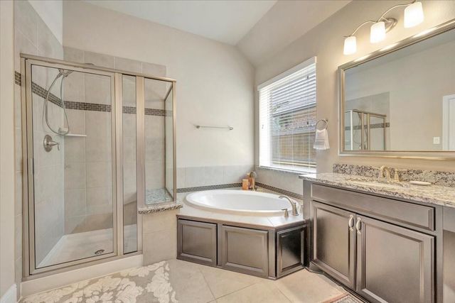 640 Pertonila Lane, Webster, TX 77598