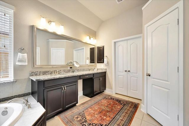 640 Pertonila Lane, Webster, TX 77598