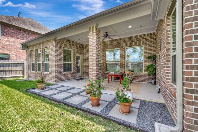 640 Pertonila Lane, Webster, TX 77598