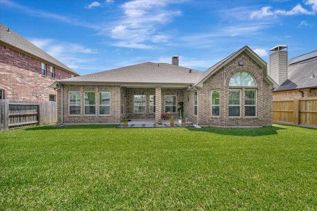 640 Pertonila Lane, Webster, TX 77598