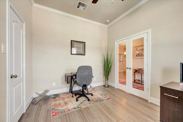 640 Pertonila Lane, Webster, TX 77598