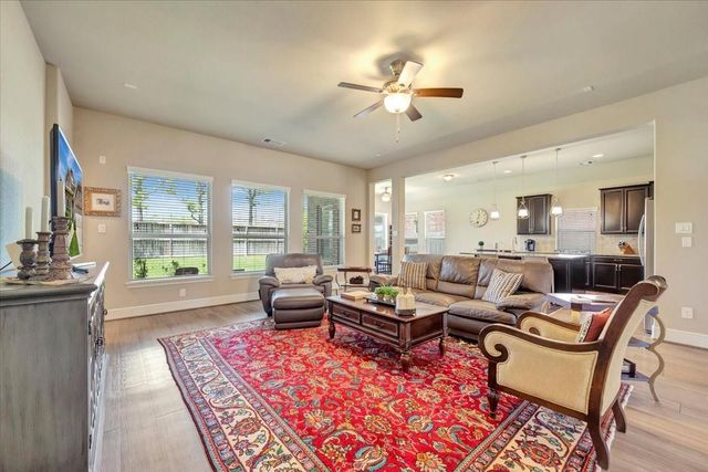 640 Pertonila Lane, Webster, TX 77598