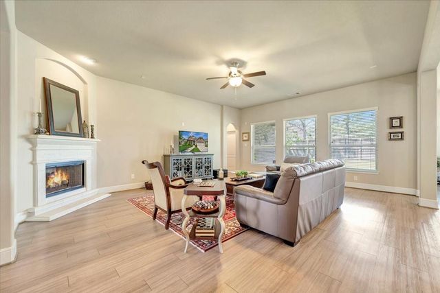 640 Pertonila Lane, Webster, TX 77598