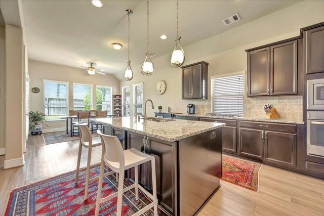 640 Pertonila Lane, Webster, TX 77598